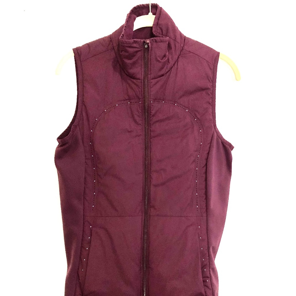 LIKE NEW CONDITION!   lululemon Run for Cold Vest - Size 8